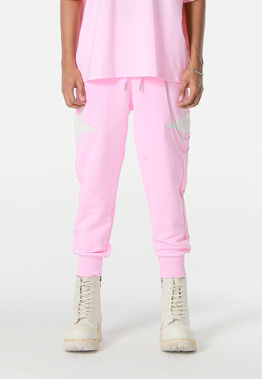 Pantalón jogger Wings con parches de estrellas y cadena lateral | MWM [PS_COLORS:PINK]