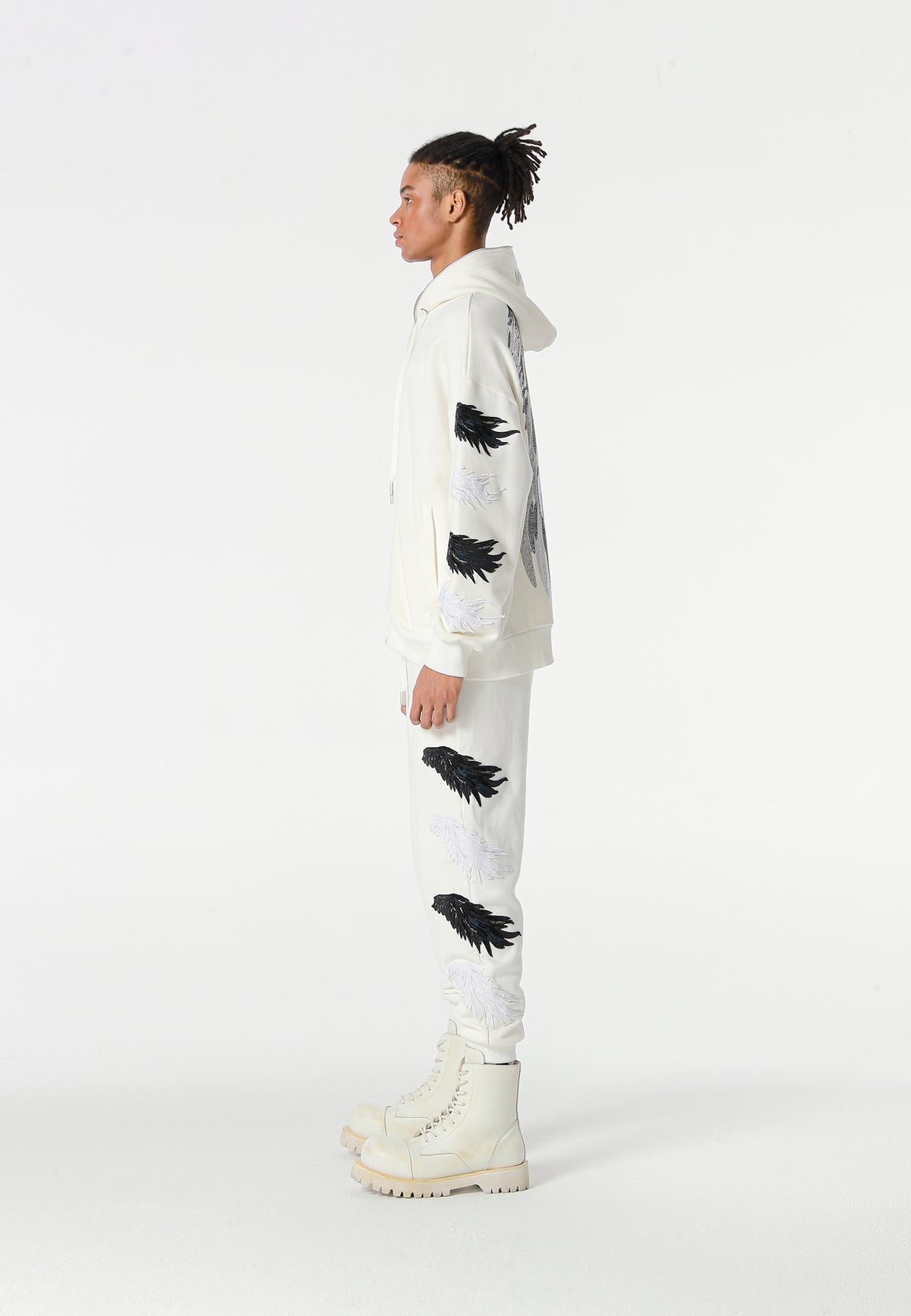 Pantalón jogger Wings con parches Mini Wings en los laterales | MWM [PS_COLORS:WHITE]