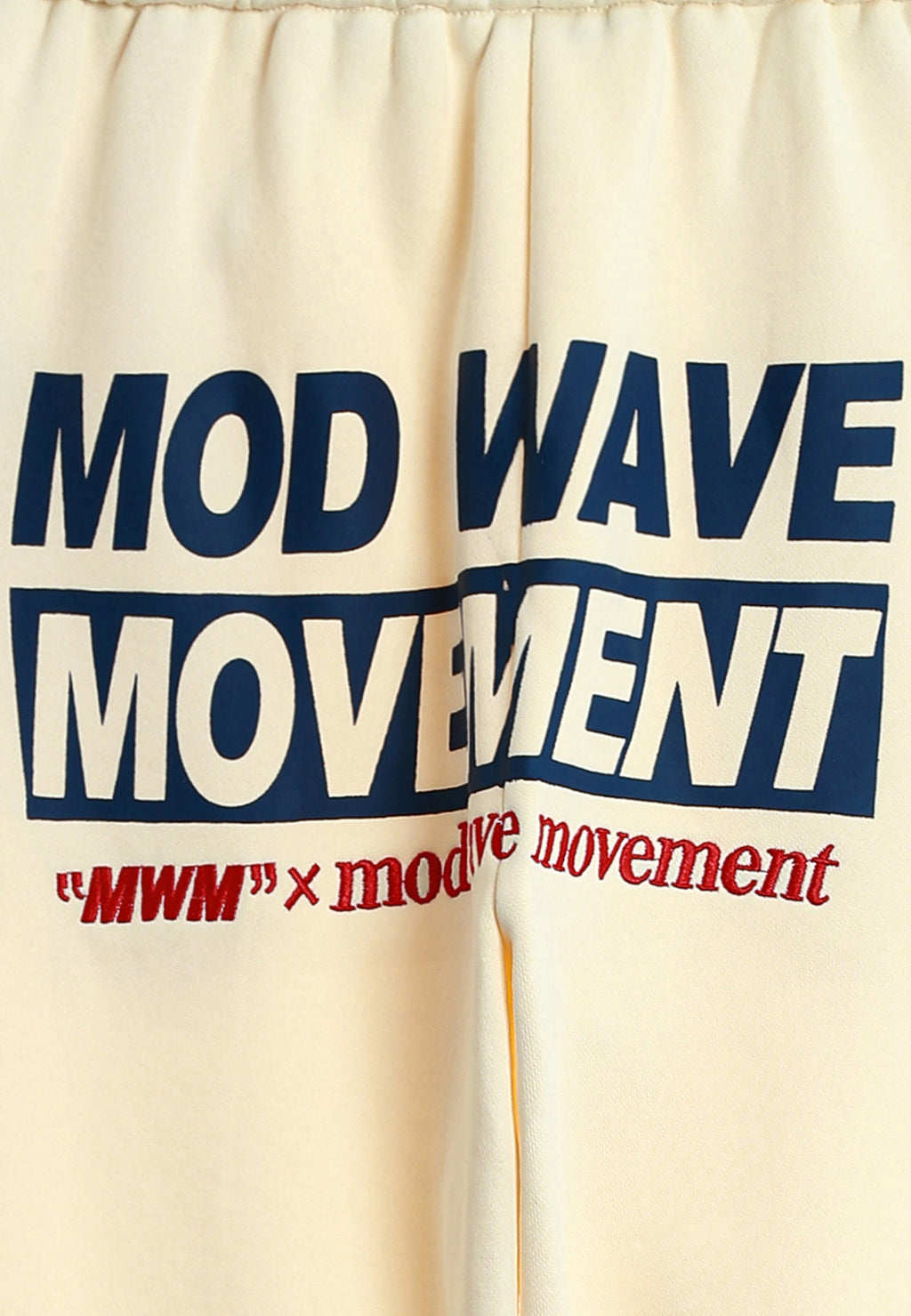 Pantalón TEDDY de corte recto y relajado con bordado Mod Wave Movement en la parte trasera | MWM [PS_COLORS:ECRU]