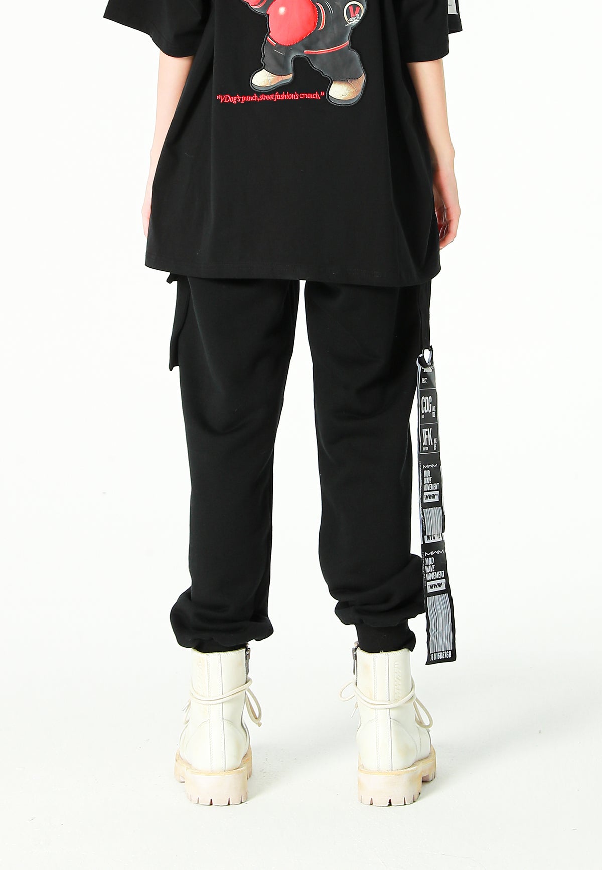 Pantalón jogger Vanguard Dogs con bolsillo cargo lateral y bordado trasero | MWM [PS_COLORS:BLACK]
