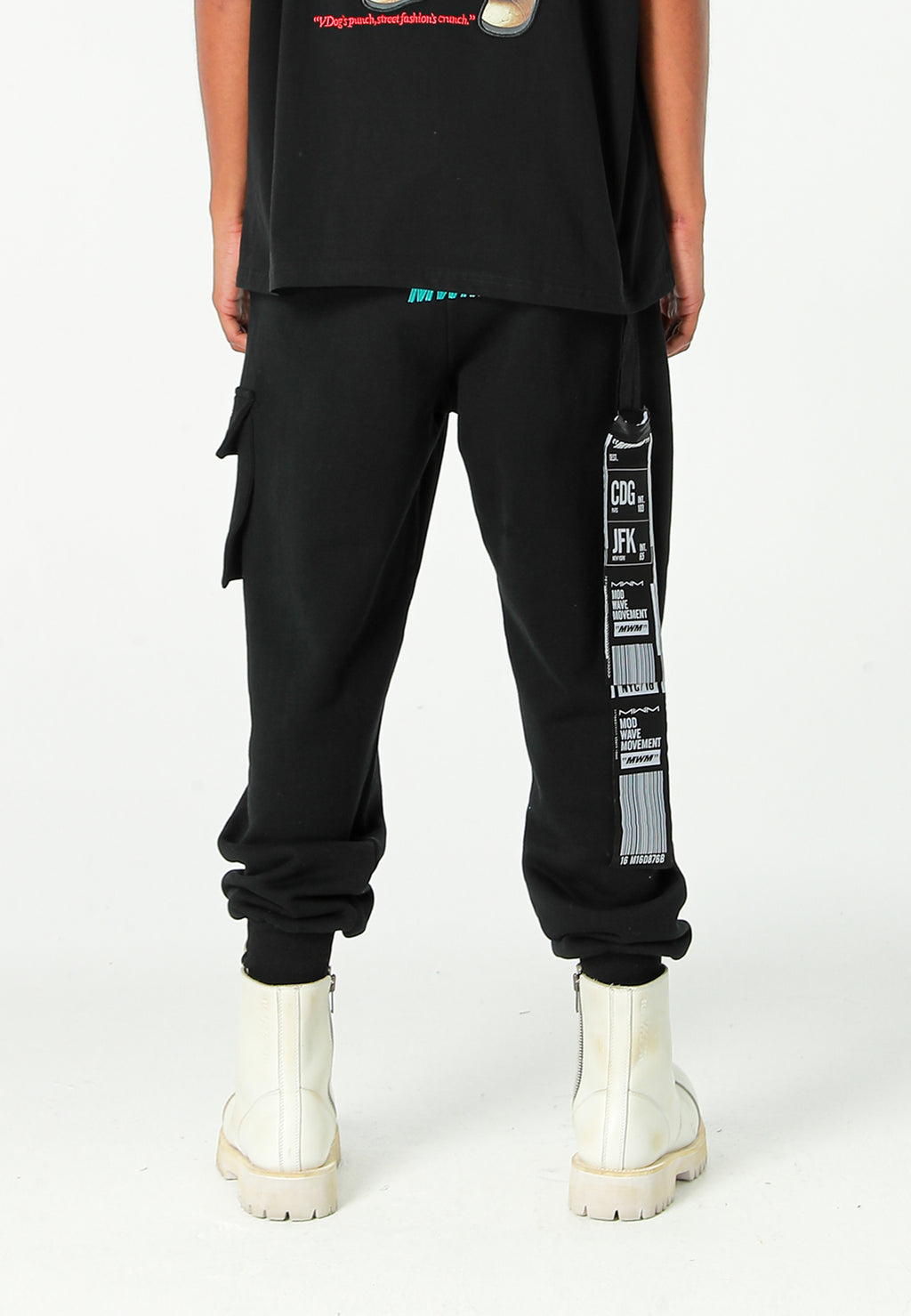 Pantalón jogger Vanguard Dogs con bolsillo cargo lateral y bordado trasero | MWM [PS_COLORS:BLACK]