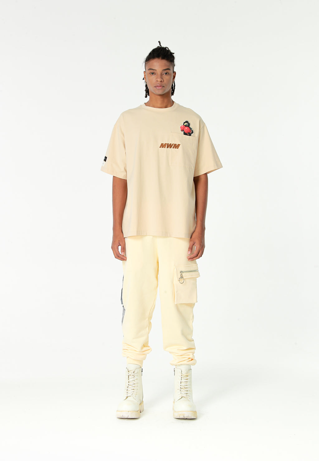 Pantalón jogger Vanguard Dogs con bolsillo cargo lateral y bordado trasero | MWM [PS_COLORS:ECRU]