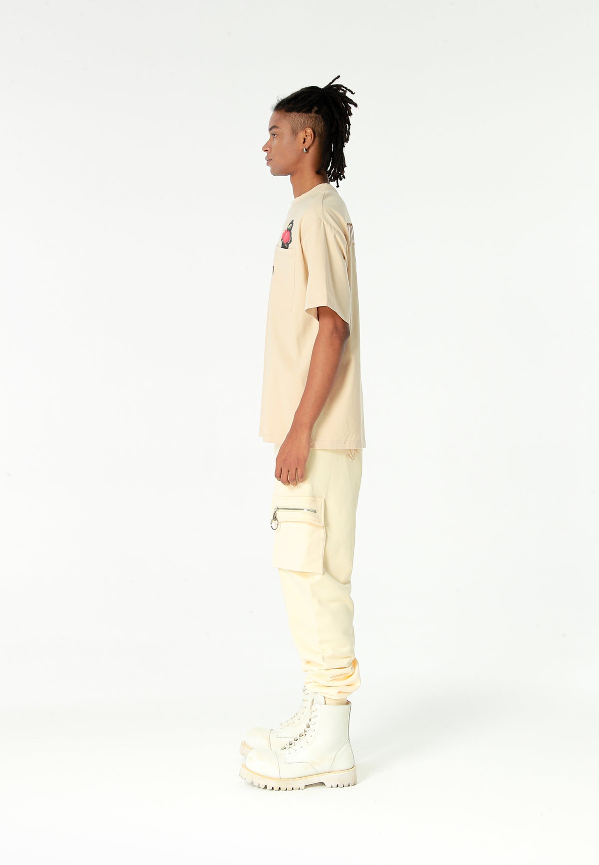 Pantalón jogger Vanguard Dogs con bolsillo cargo lateral y bordado trasero | MWM [PS_COLORS:ECRU]