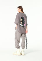 Pantalón jogger Vanguard Dogs con bolsillo cargo lateral y bordado trasero | MWM [PS_COLORS:GREY]