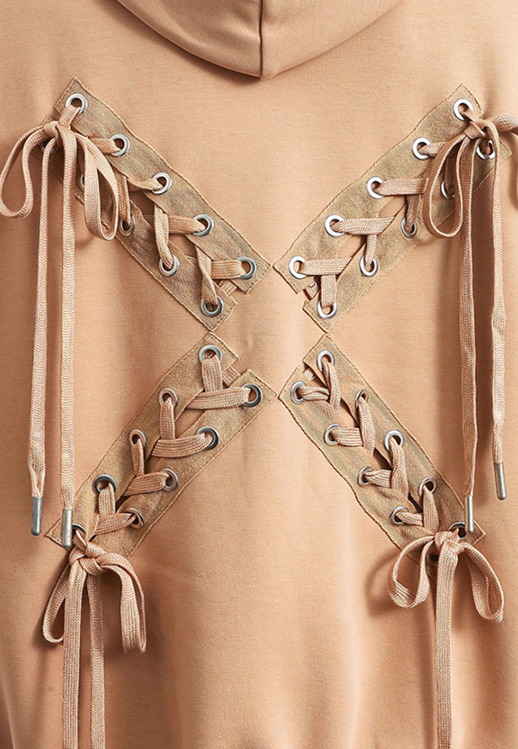 Sudadera corta con detalle triangular y X de cordones cruzados | MWM [PS_COLORS:BEIGE]