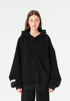 Sudadera corta con detalle triangular y X de cordones cruzados | MWM [PS_COLORS:BLACK]