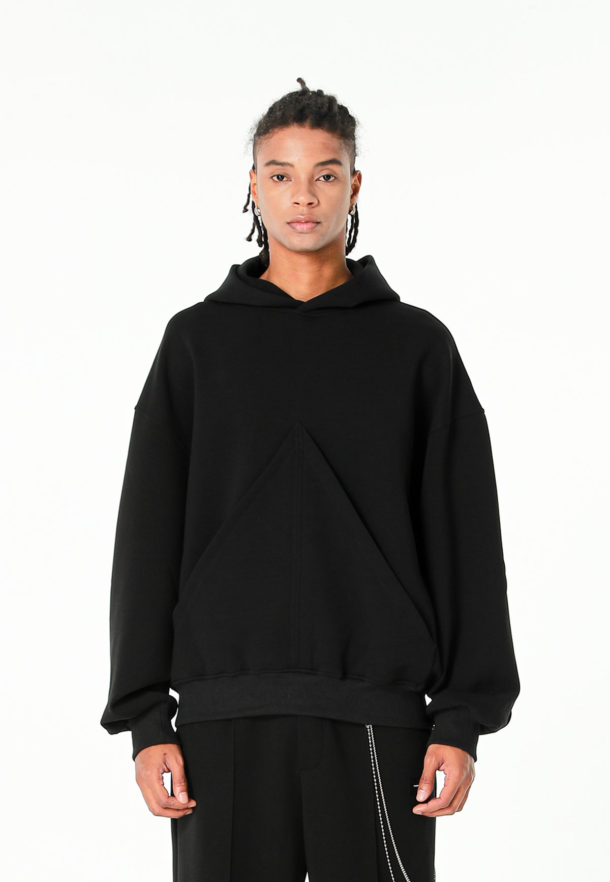 Sudadera corta con detalle triangular y X de cordones cruzados | MWM [PS_COLORS:BLACK]