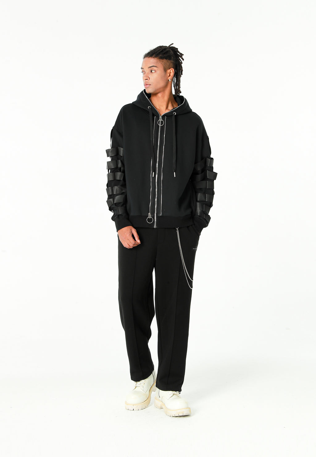 Sudadera con capucha y cintas industriales en los brazos | MWM [PS_COLORS:UNASSIGNED]