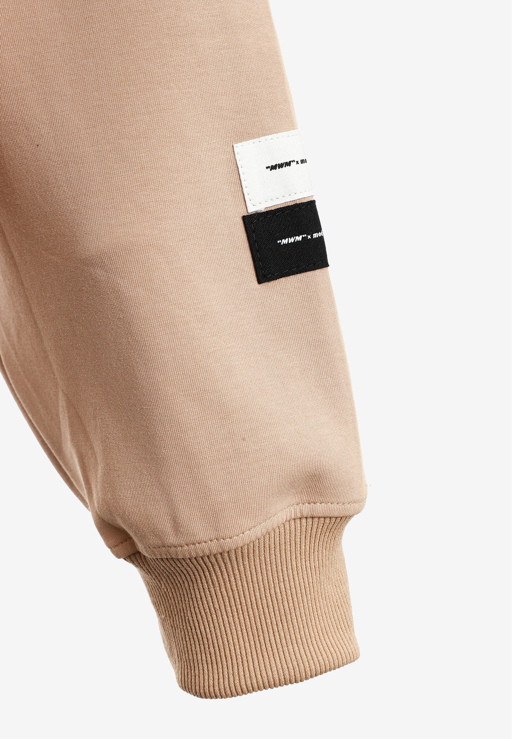 Sudadera con capucha, cremallera frontal, mangas globo y tachuelas metálicas | MWM [PS_COLORS:BEIGE]