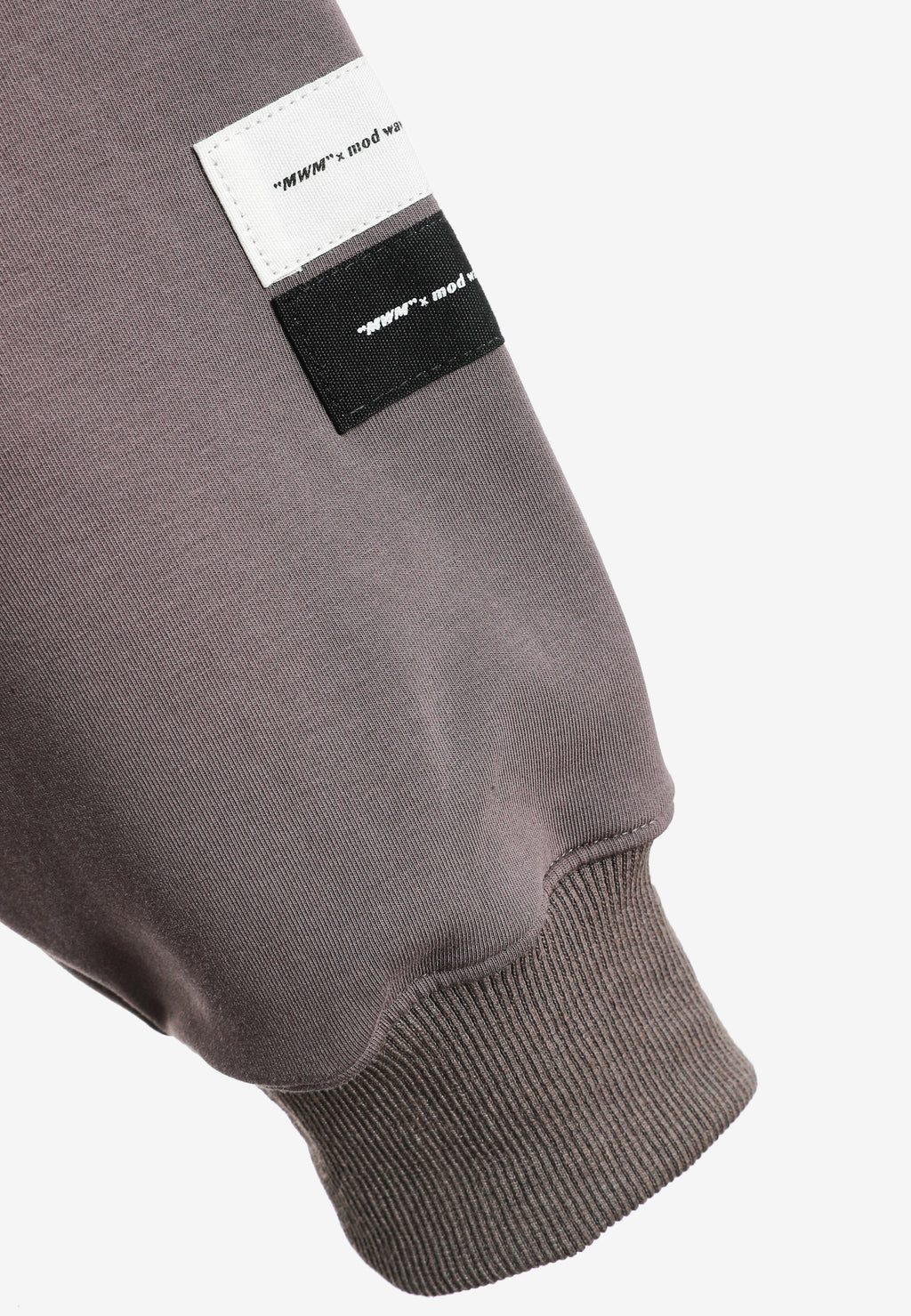 Sudadera con capucha, cremallera frontal, mangas globo y tachuelas metálicas | MWM [PS_COLORS:GREY]