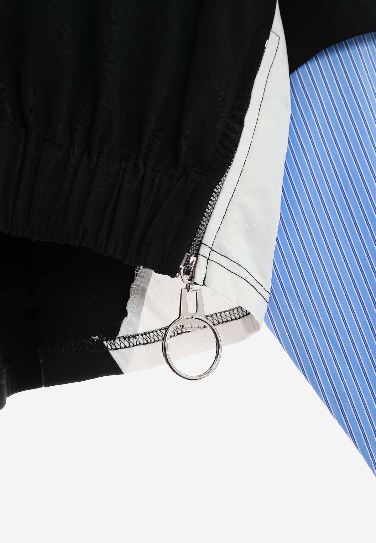Camiseta de doble capa con cuello de camisa y cremalleras laterales | MWM [PS_COLORS:BLACK]