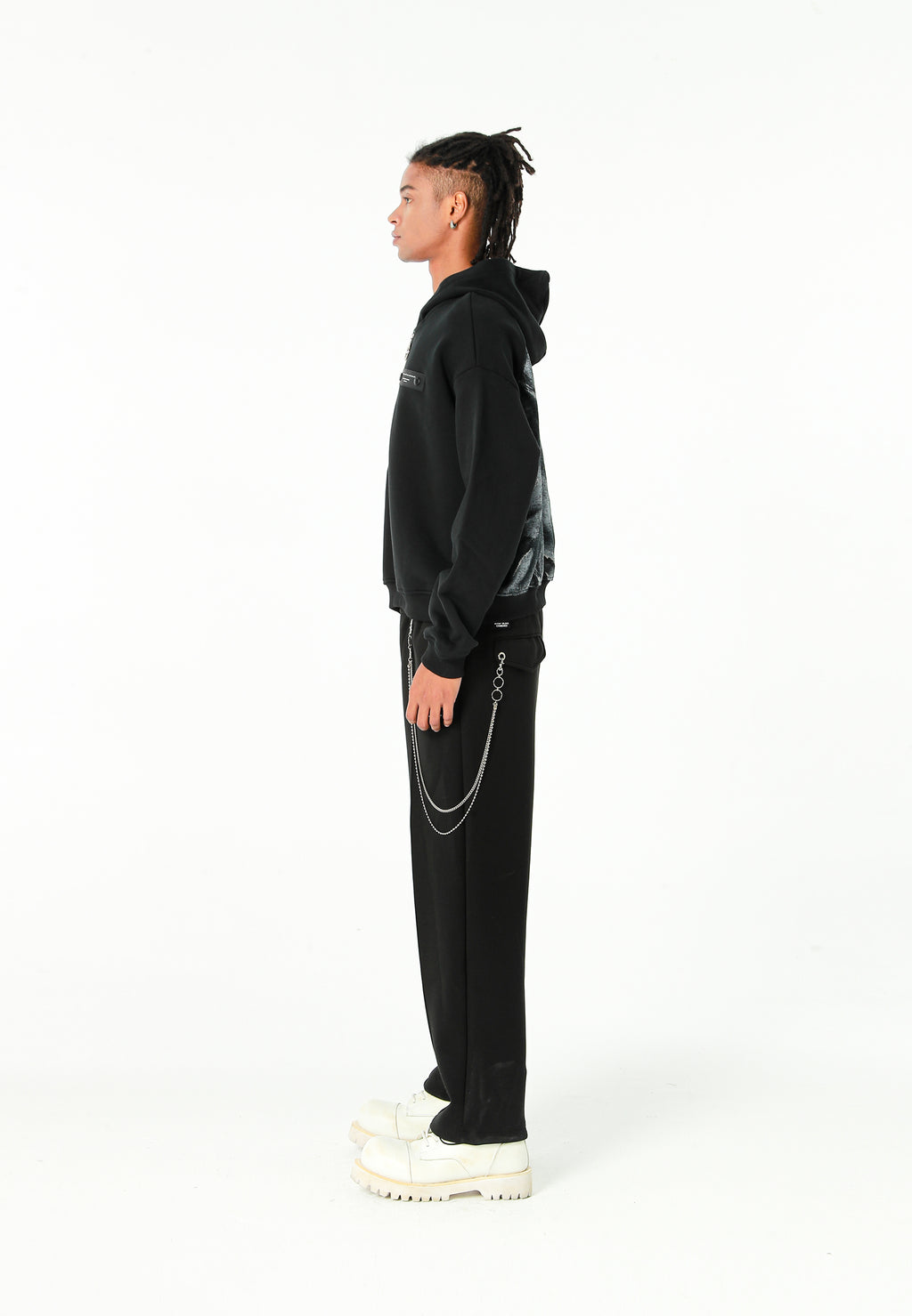 Sudadera con capucha, media cremallera y panel jacquard de chenilla con brillo | MWM [PS_COLORS:BLACK]