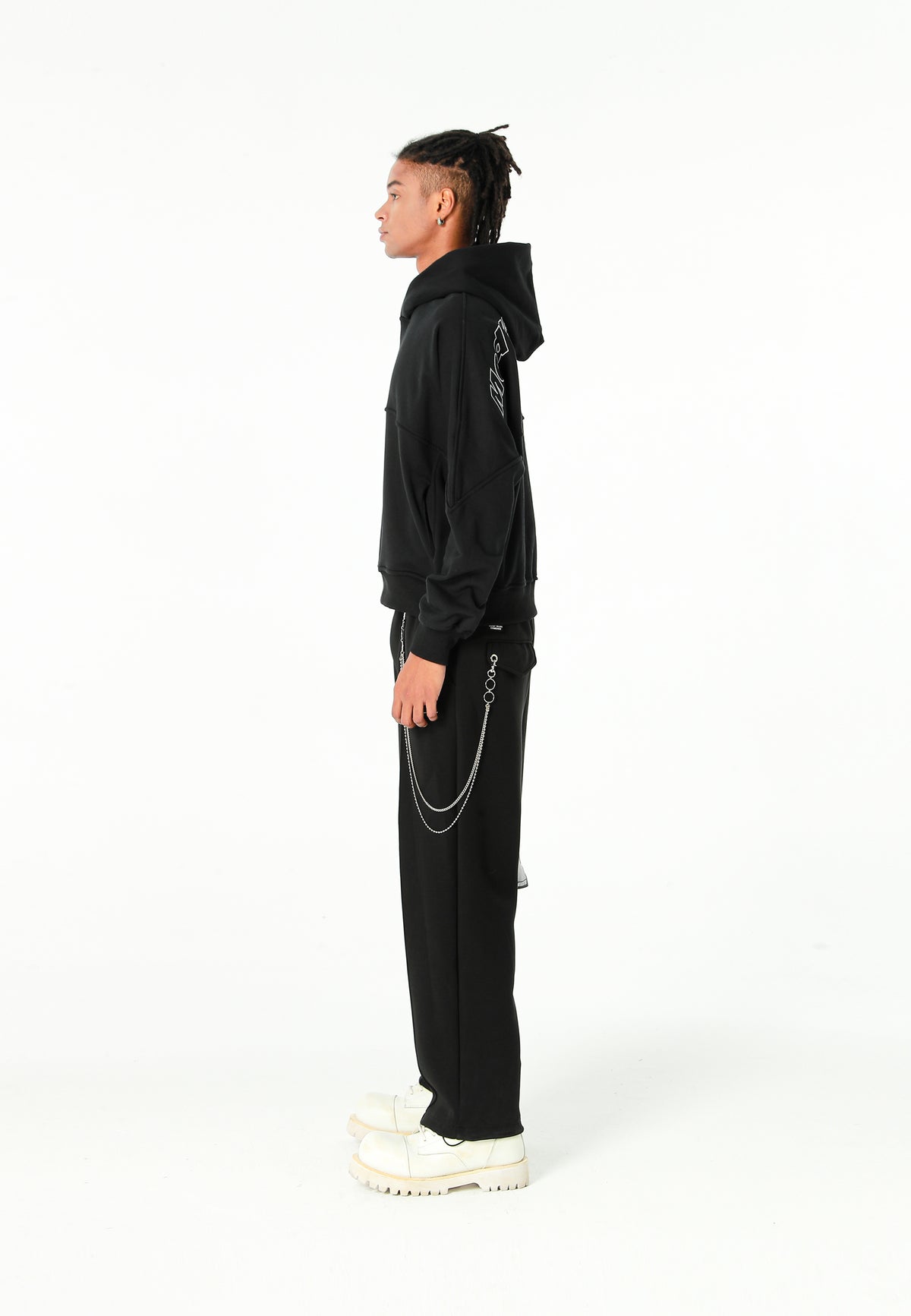 Sudadera con capucha corta lavada con bordado Mod Wave Movement en los hombros | MWM [PS_COLORS:BLACK]