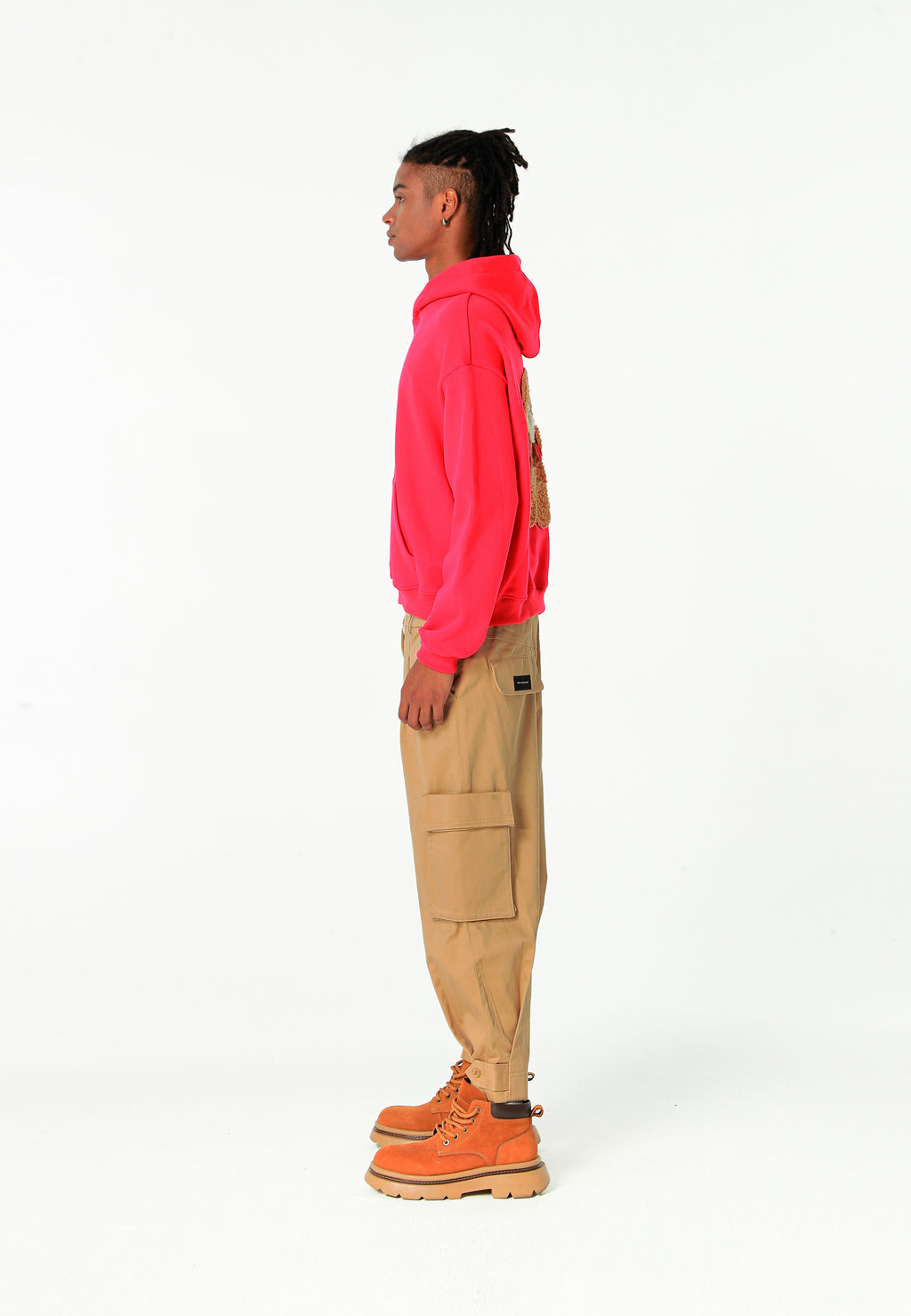 Sudadera con capucha TEDDY corta con parche Teddy de peluche en la espalda | MWM [PS_COLORS:RED]