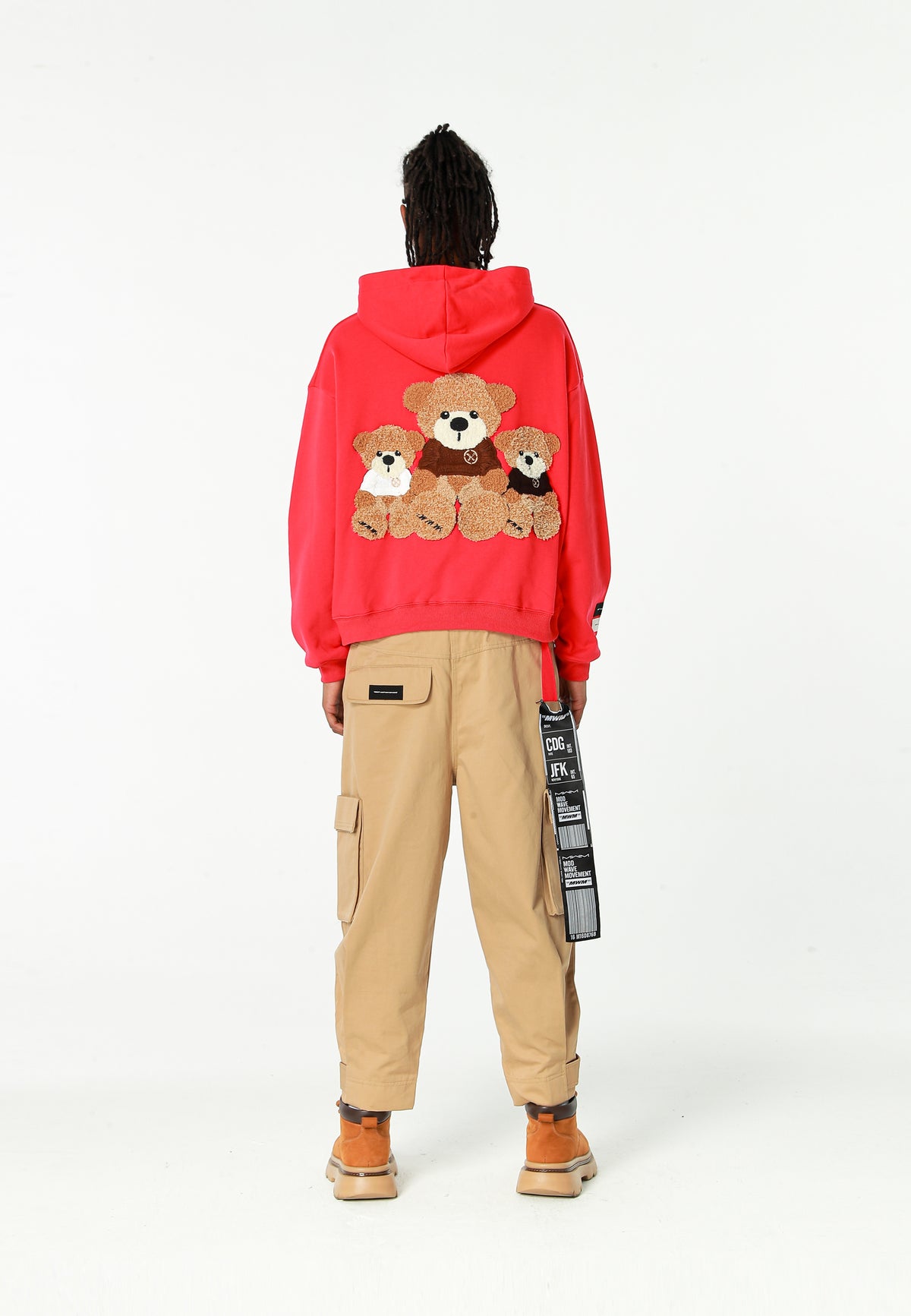 Sudadera con capucha TEDDY corta con parche Teddy de peluche en la espalda | MWM [PS_COLORS:RED]