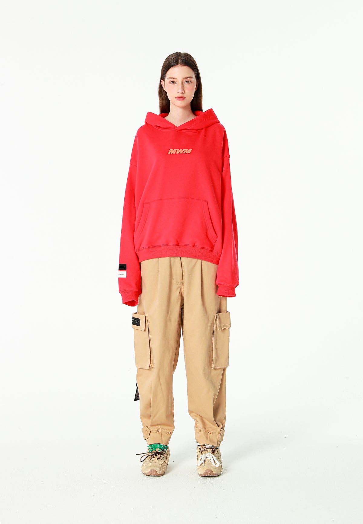 Sudadera con capucha TEDDY corta con parche Teddy de peluche en la espalda | MWM [PS_COLORS:RED]