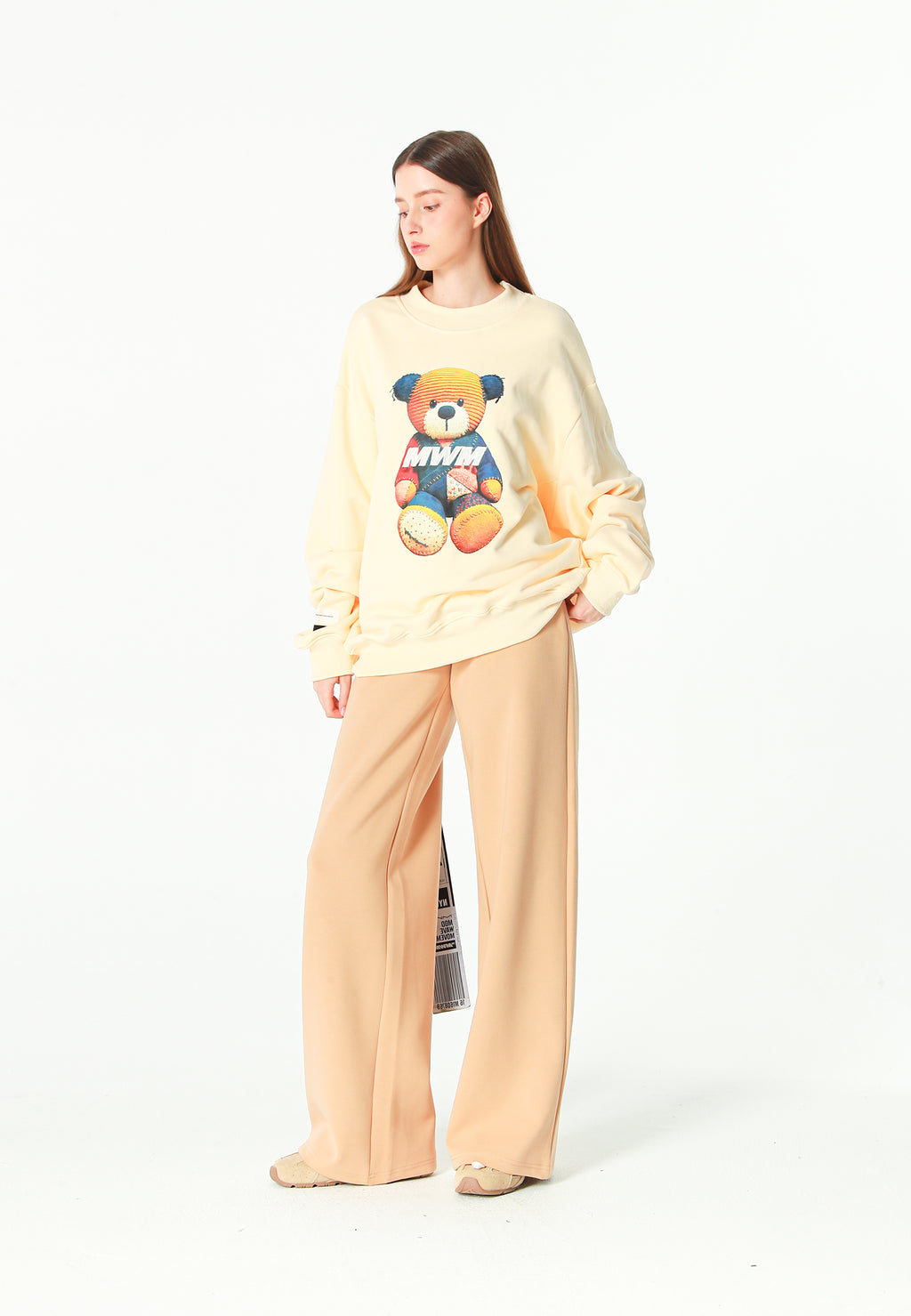 Sudadera TEDDY de corte relajado con print patchwork 3D en el frontal | MWM [PS_COLORS:BEIGE]