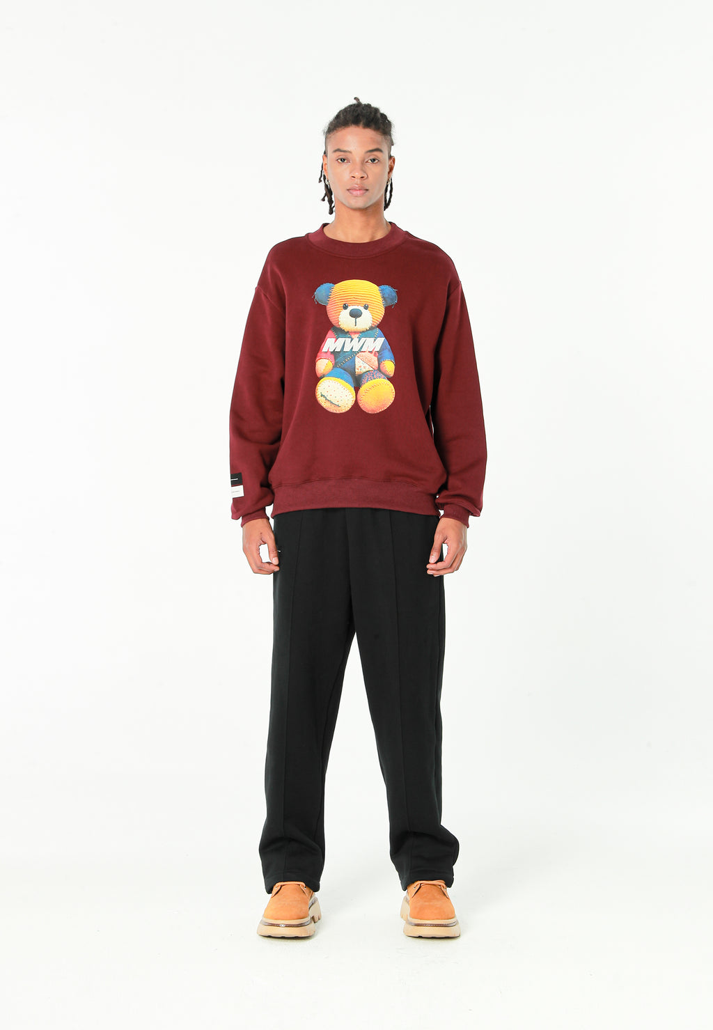 Sudadera TEDDY de corte relajado con print patchwork 3D en el frontal | MWM [PS_COLORS:BURGUNDY]