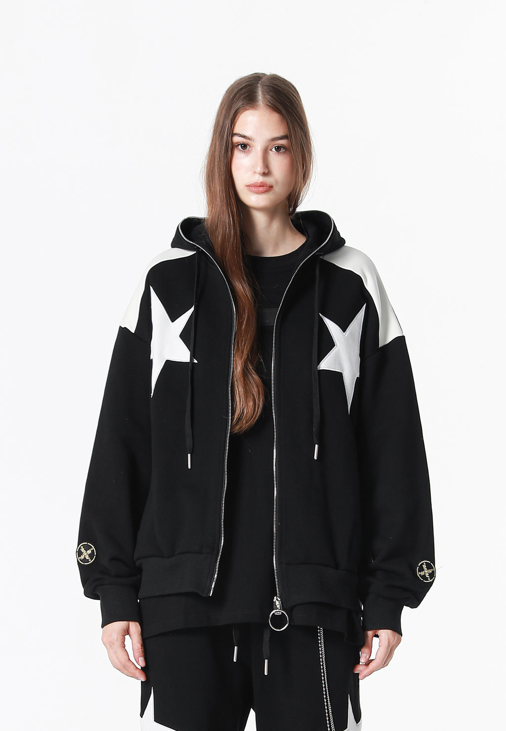 Sudadera con capucha Wings de corte relajado con estrellas frontales y alas en la espalda | MWM [PS_COLORS:BLACK]