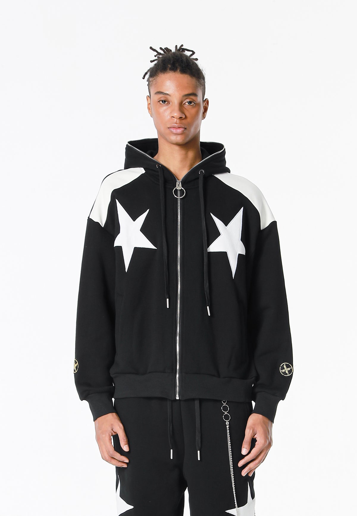 Sudadera con capucha Wings de corte relajado con estrellas frontales y alas en la espalda | MWM [PS_COLORS:BLACK]
