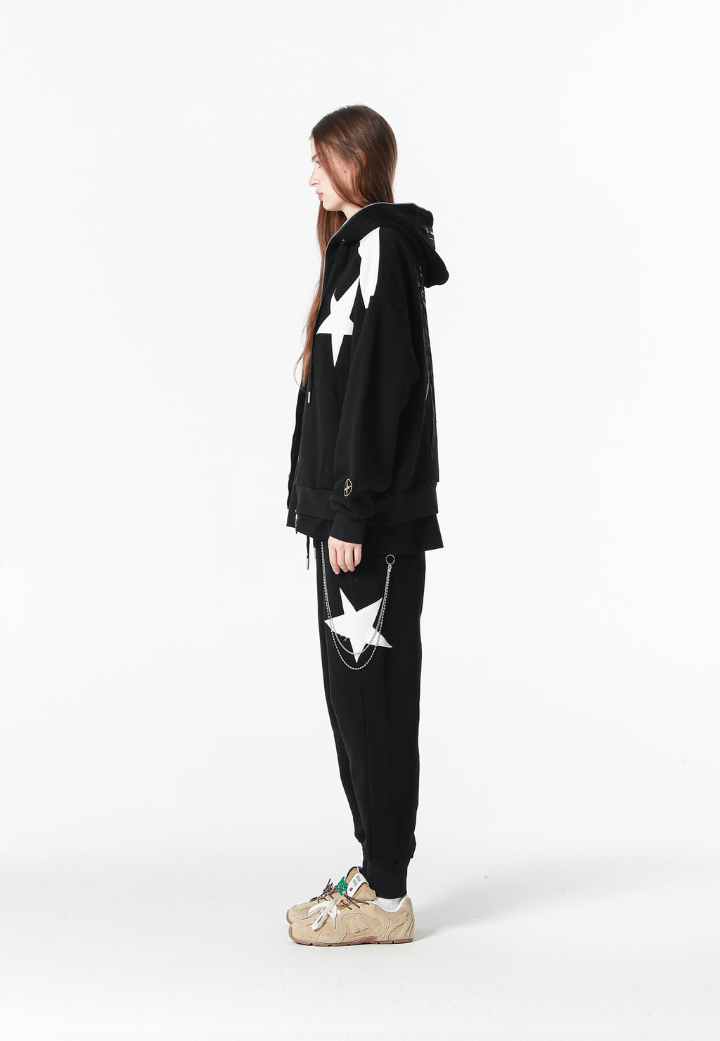 Sudadera con capucha Wings de corte relajado con estrellas frontales y alas en la espalda | MWM [PS_COLORS:BLACK]