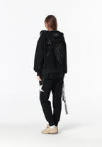 Sudadera con capucha Wings de corte relajado con estrellas frontales y alas en la espalda | MWM [PS_COLORS:BLACK]