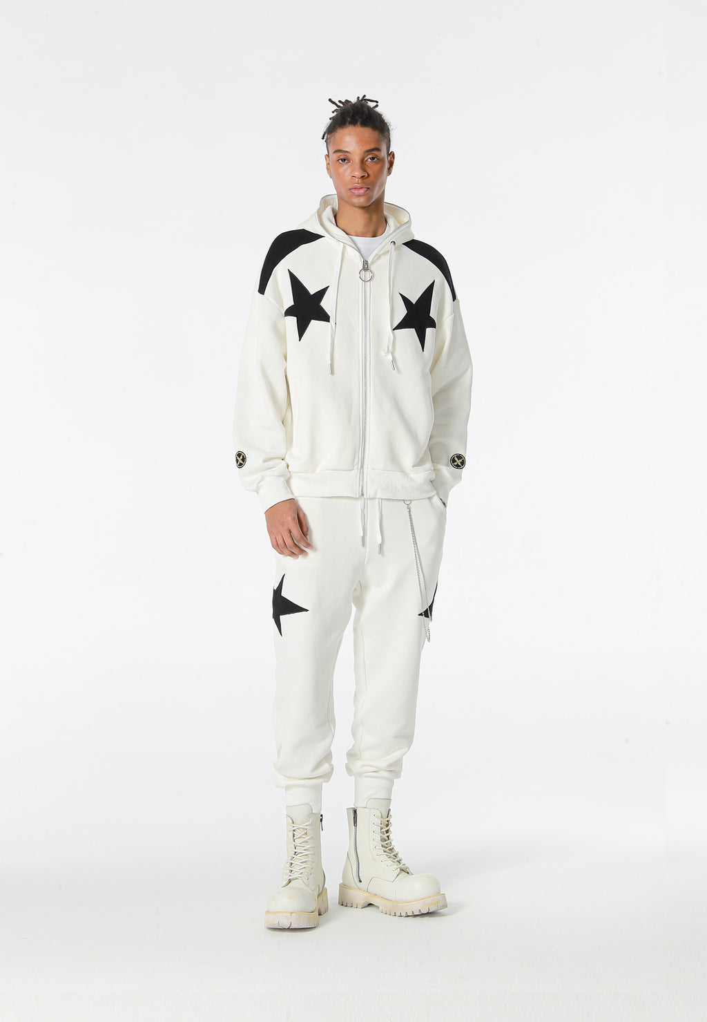 Sudadera con capucha Wings de corte relajado con estrellas frontales y alas en la espalda | MWM [PS_COLORS:WHITE]
