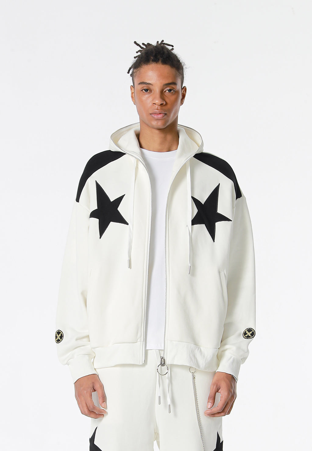 Sudadera con capucha Wings de corte relajado con estrellas frontales y alas en la espalda | MWM [PS_COLORS:WHITE]