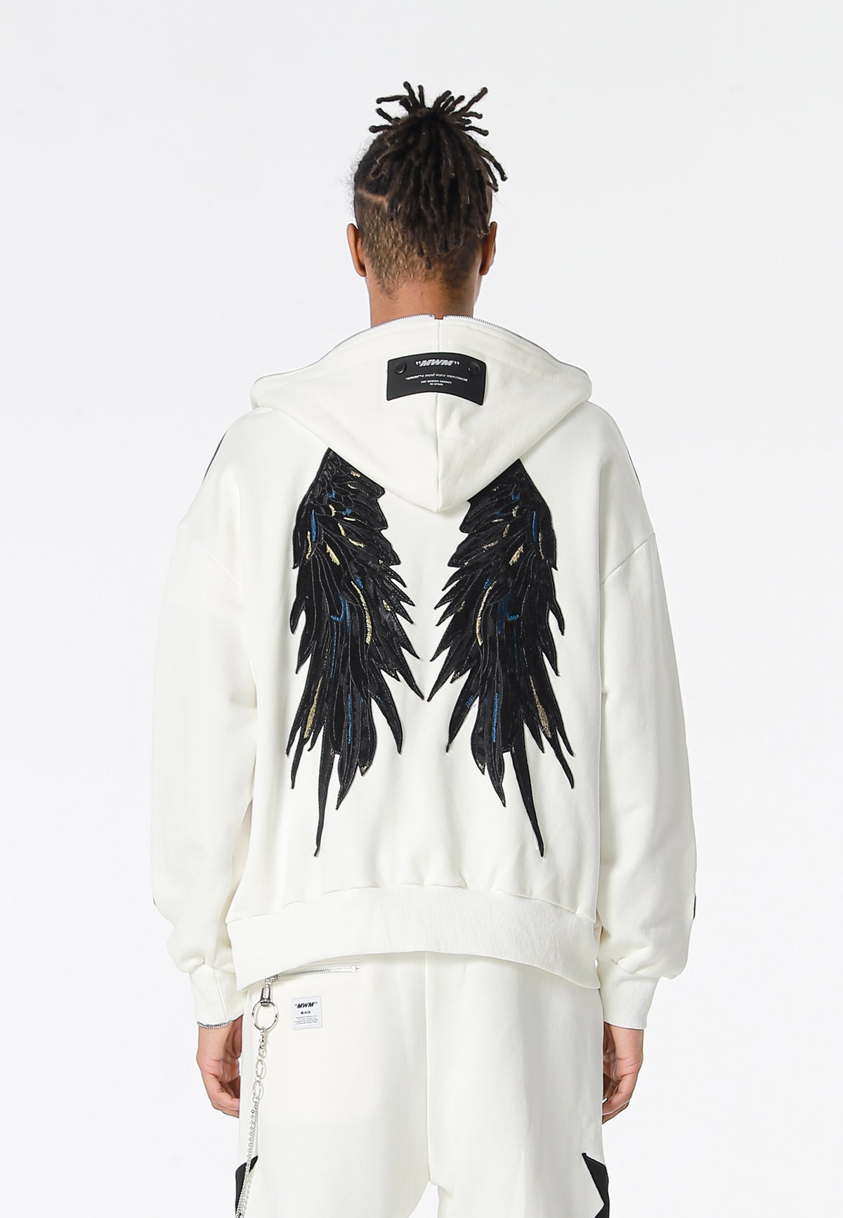 Sudadera con capucha Wings de corte relajado con estrellas frontales y alas en la espalda | MWM [PS_COLORS:WHITE]