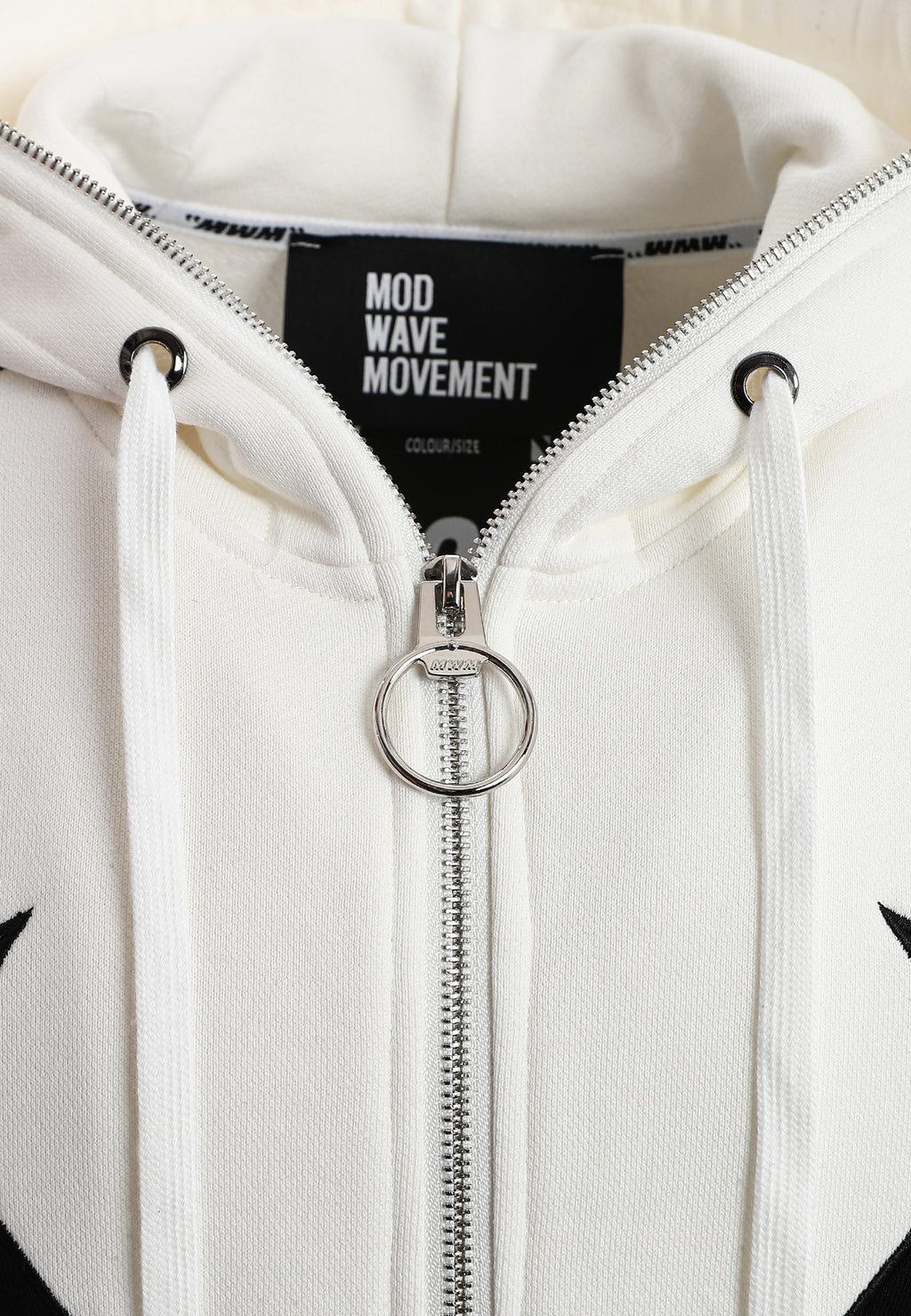 Sudadera con capucha Wings de corte relajado con estrellas frontales y alas en la espalda | MWM [PS_COLORS:WHITE]