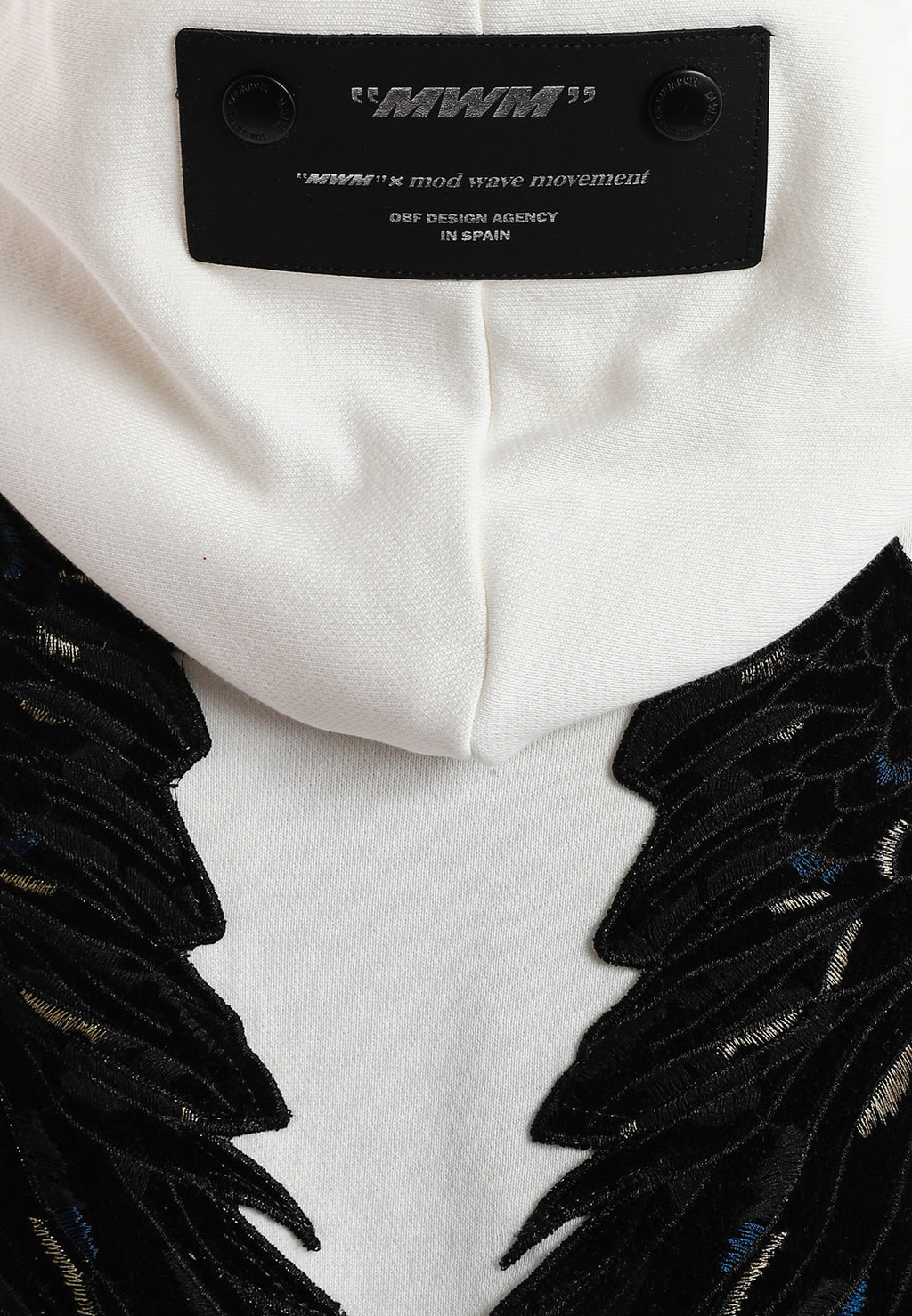 Sudadera con capucha Wings de corte relajado con estrellas frontales y alas en la espalda | MWM [PS_COLORS:WHITE]