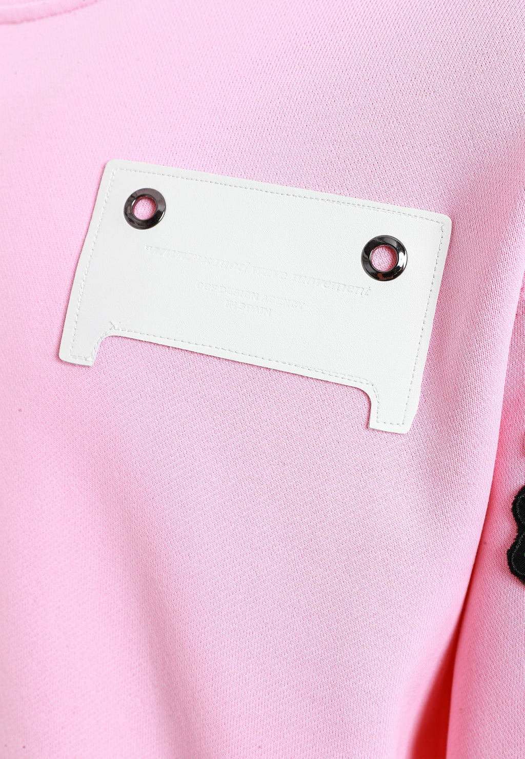 Sudadera Wings de corte relajado con alas de tachuelas en hombros y mangas | MWM [PS_COLORS:PINK]
