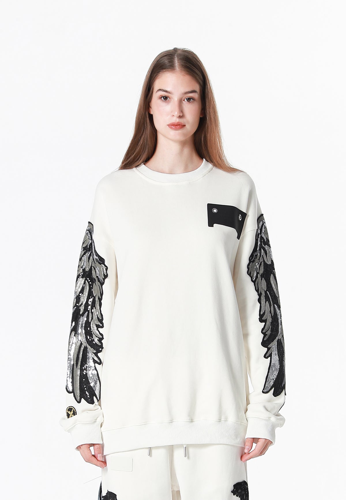 Sudadera Wings de corte relajado con alas de tachuelas en hombros y mangas | MWM [PS_COLORS:WHITE]
