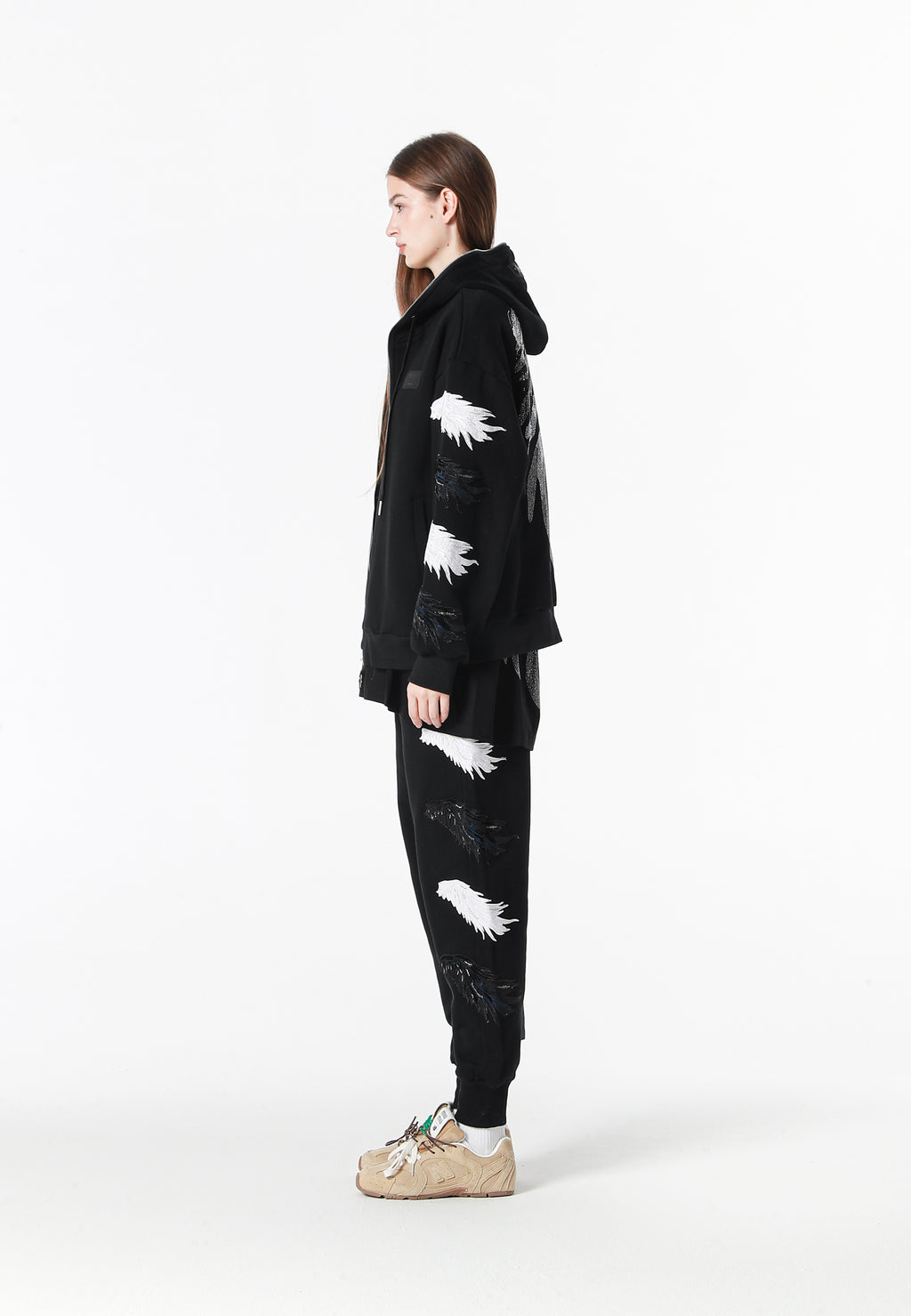 Sudadera con capucha Wings de corte relajado con Mini Wings en mangas y alas de strass en la espalda | MWM [PS_COLORS:BLACK]
