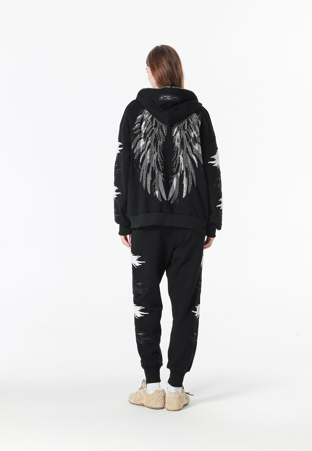 Sudadera con capucha Wings de corte relajado con Mini Wings en mangas y alas de strass en la espalda | MWM [PS_COLORS:BLACK]