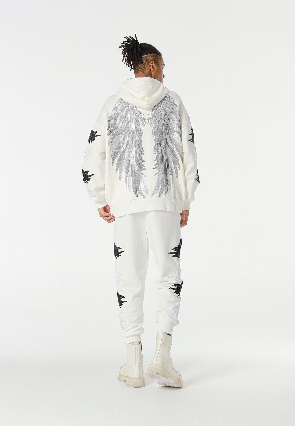 Sudadera con capucha Wings de corte relajado con Mini Wings en mangas y alas de strass en la espalda | MWM [PS_COLORS:WHITE]