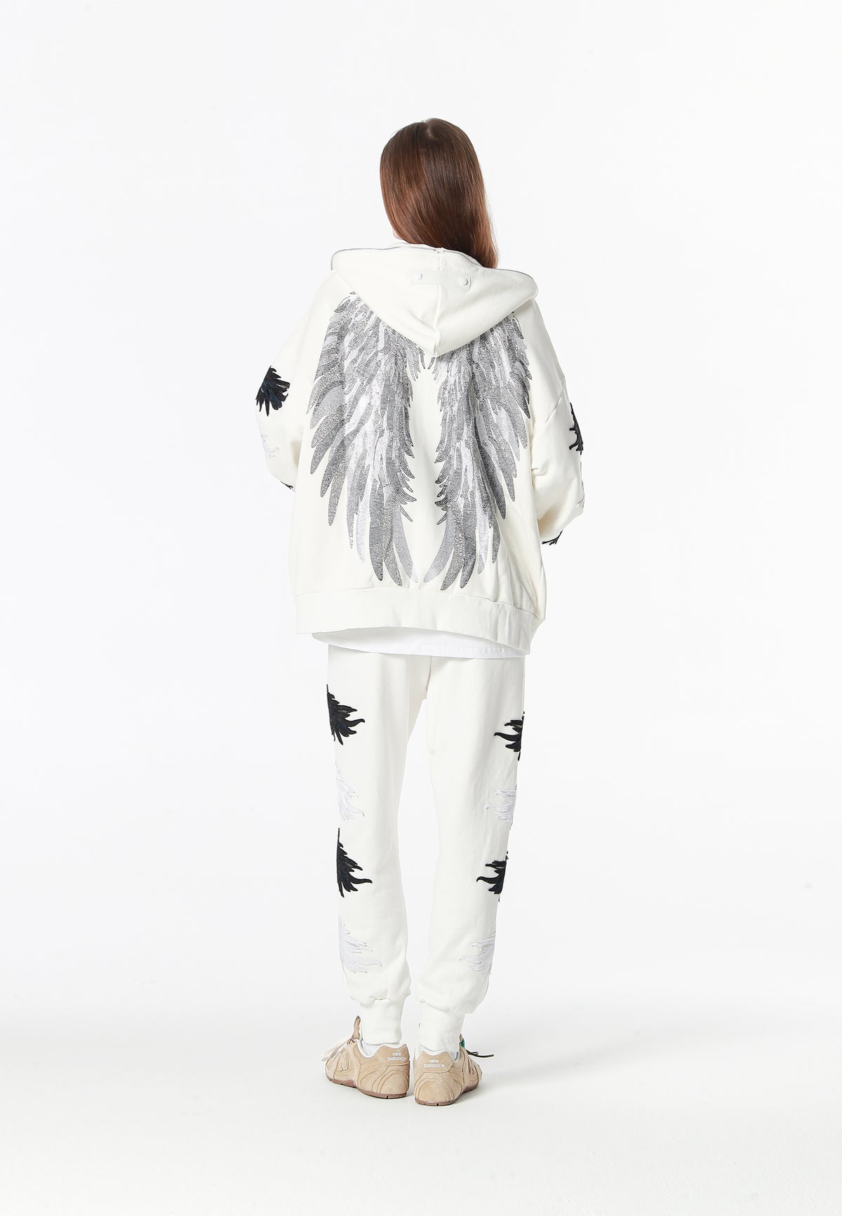 Sudadera con capucha Wings de corte relajado con Mini Wings en mangas y alas de strass en la espalda | MWM [PS_COLORS:WHITE]