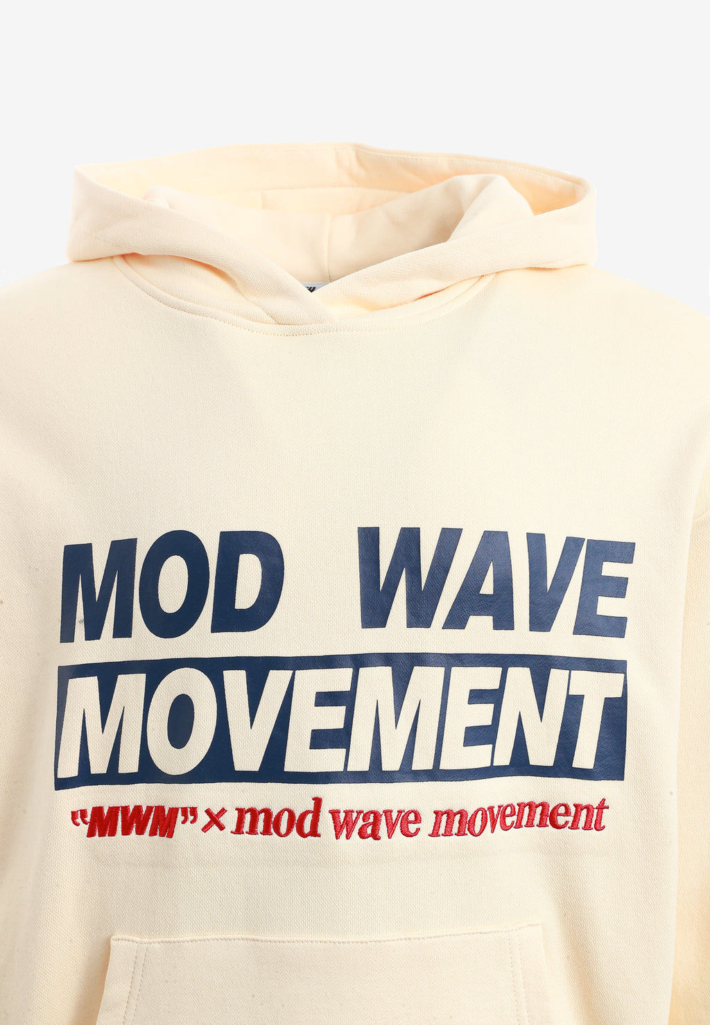 Sudadera con capucha TEDDY de corte regular con bordado frontal y print Streetwear Dog en la espalda | MWM [PS_COLORS:ECRU]