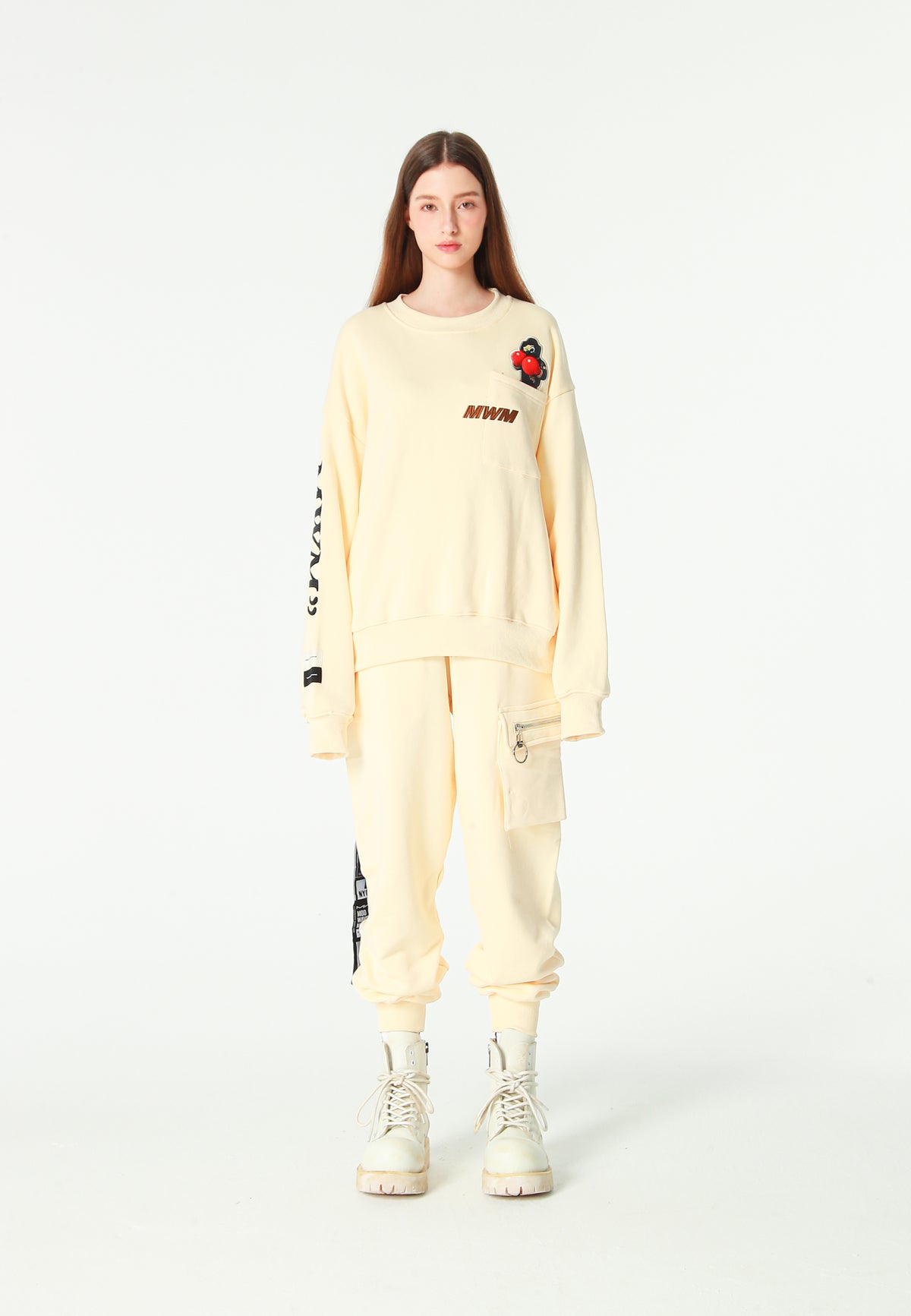 Sudadera oversize Vanguard Dogs Punch con print 3D de boxeo en espalda y mangas | MWM [PS_COLORS:WHITE]