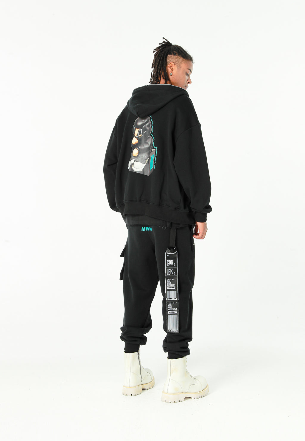 Sudadera con capucha Vanguard Dogs Thinker con cremallera, print y frases bordadas | MWM [PS_COLORS:BLACK]