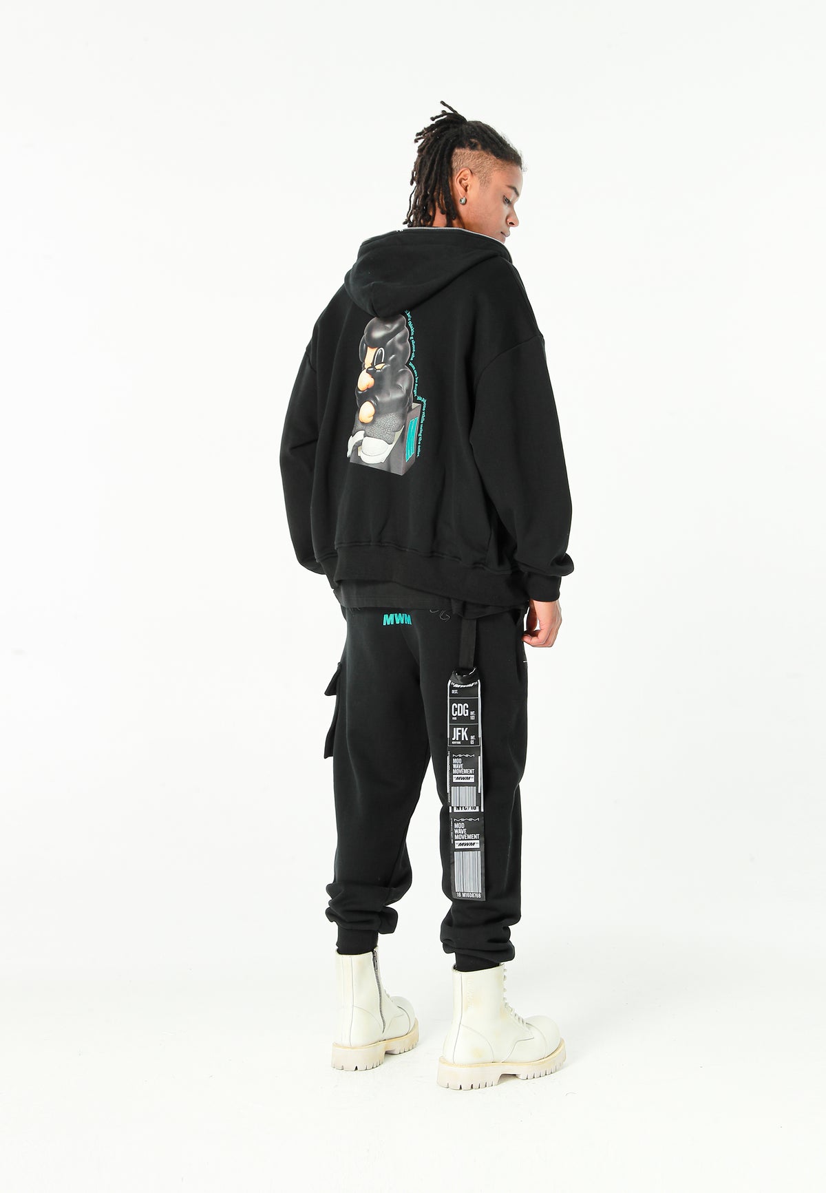 Sudadera con capucha Vanguard Dogs Thinker con cremallera, print y frases bordadas | MWM [PS_COLORS:BLACK]