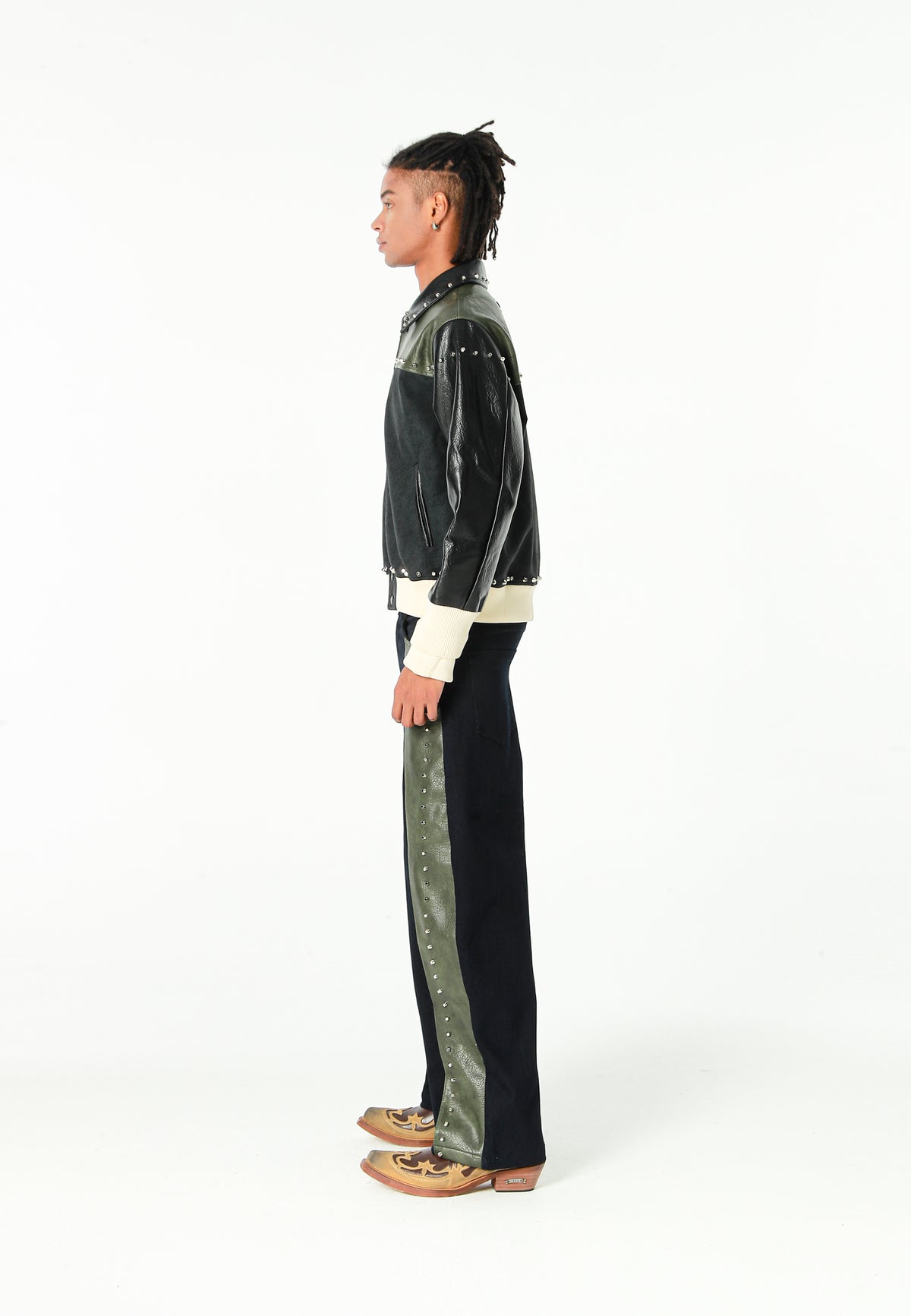 Chaqueta bomber de corte regular efecto piel con tachuelas metálicas y puños dobles | MWM [PS_COLORS:GREEN/BLAC]