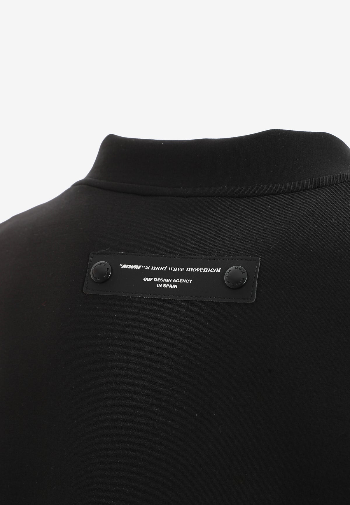 Cárdigan de corte regular con diseño entrelazado y bajo calado geométrico | MWM [PS_COLORS:BLACK]
