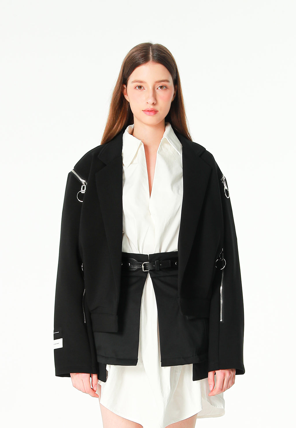 Blazer corto con cremalleras en mangas y hombros | MWM [PS_COLORS:BLACK]