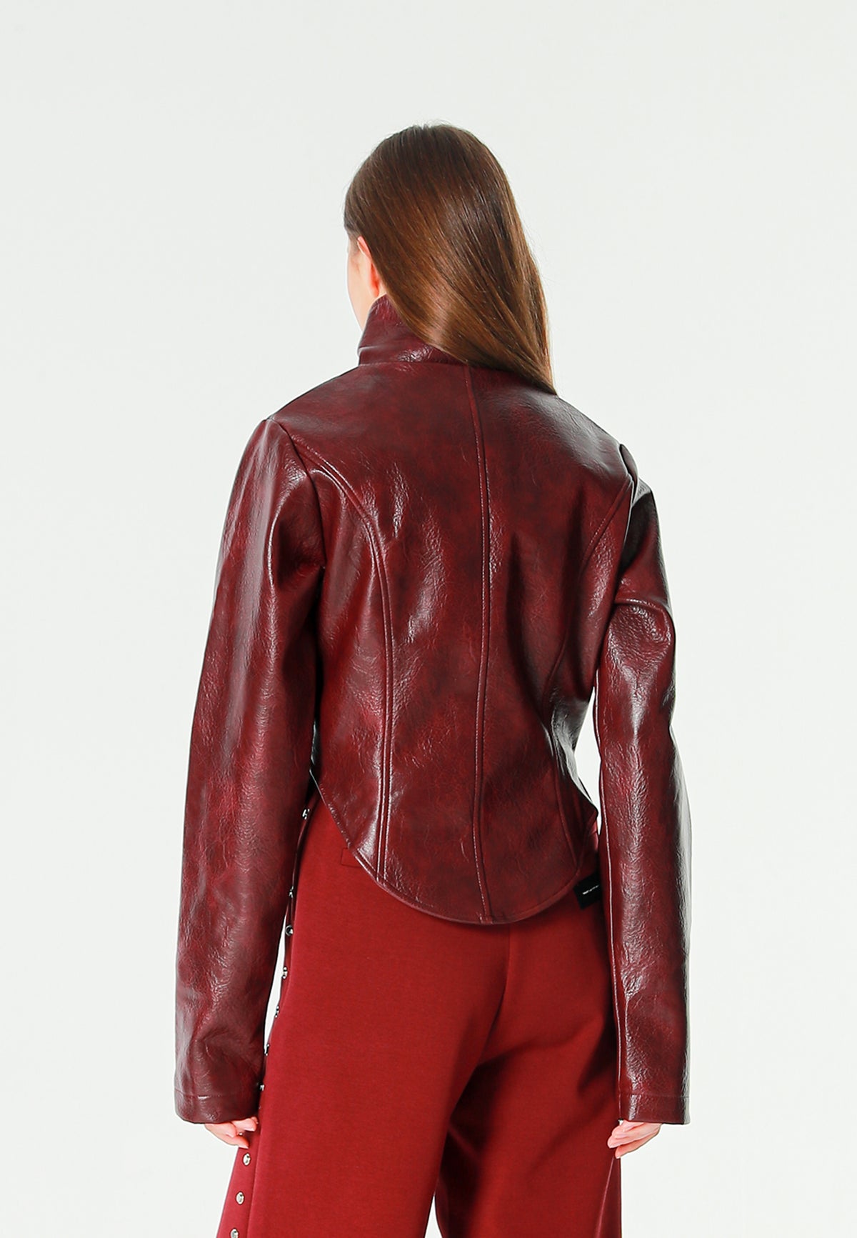 Chaqueta corsé de mujer corta efecto piel con etiqueta en el pecho | MWM [PS_COLORS:BURGUNDY]