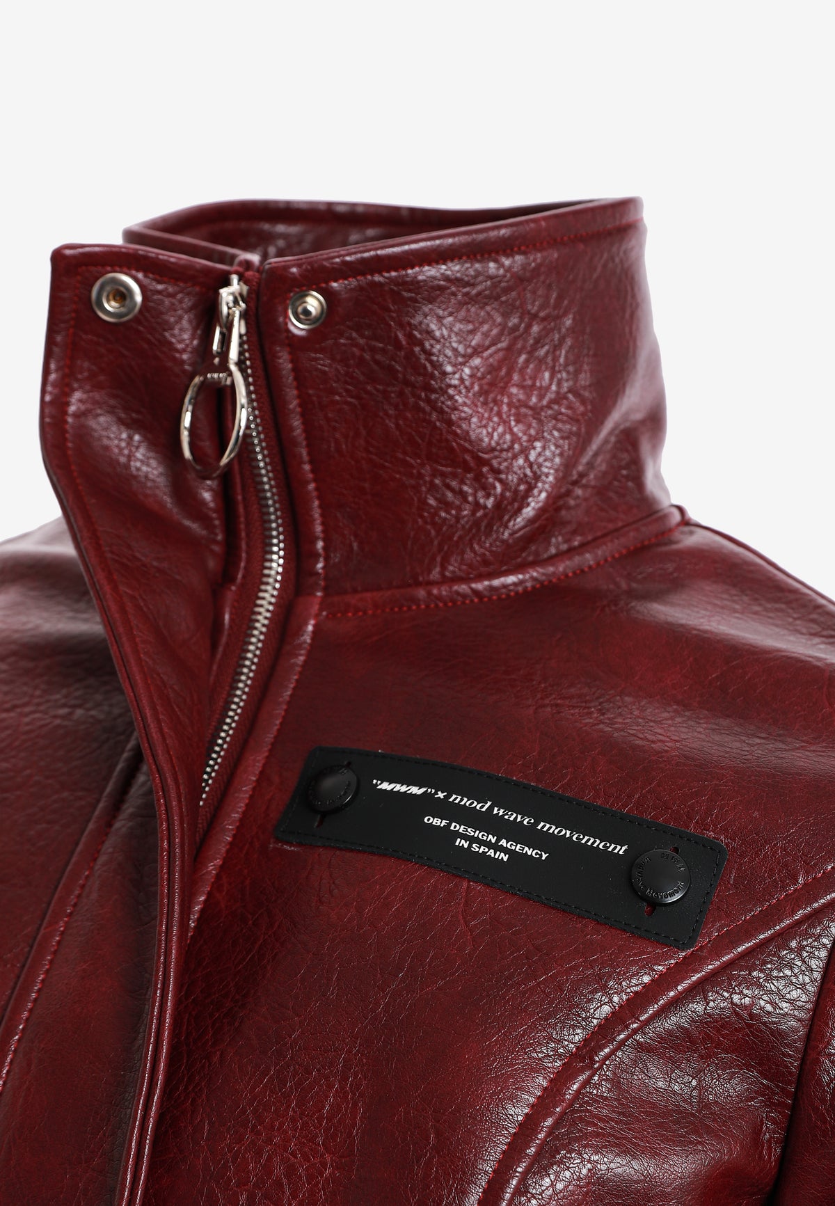 Chaqueta corsé de mujer corta efecto piel con etiqueta en el pecho | MWM [PS_COLORS:BURGUNDY]