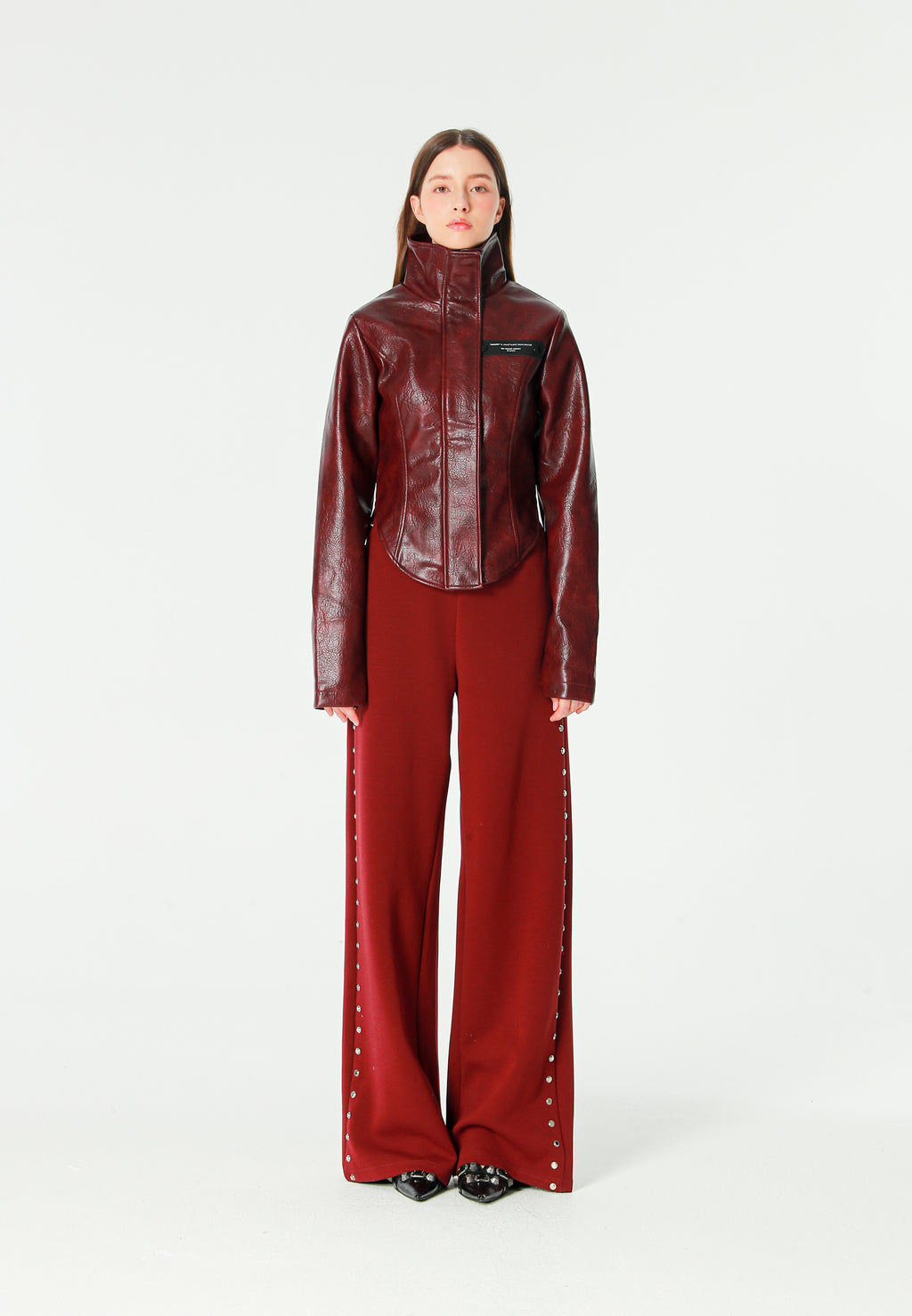 Chaqueta corsé de mujer corta efecto piel con etiqueta en el pecho | MWM [PS_COLORS:BURGUNDY]