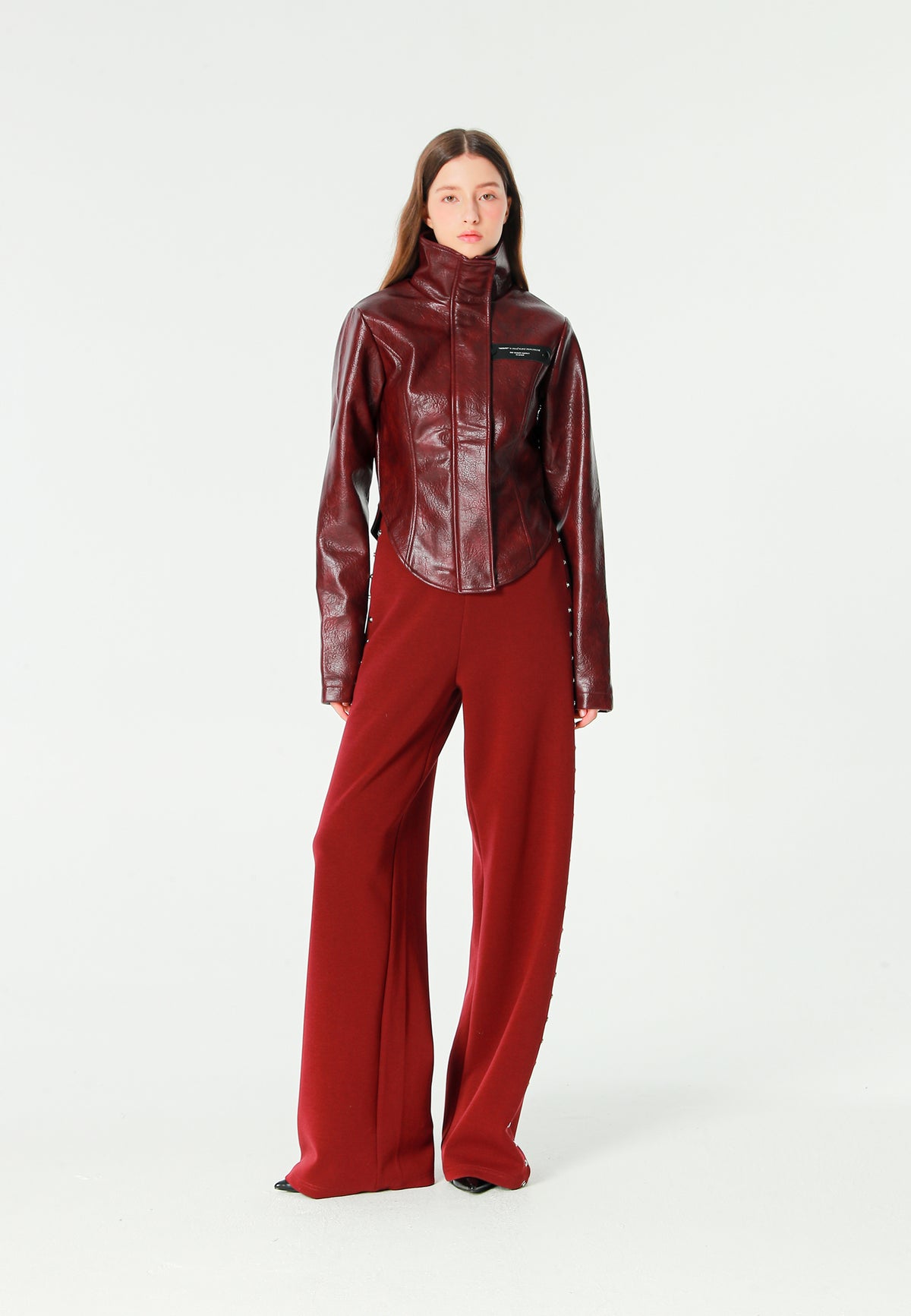 Chaqueta corsé de mujer corta efecto piel con etiqueta en el pecho | MWM [PS_COLORS:BURGUNDY]