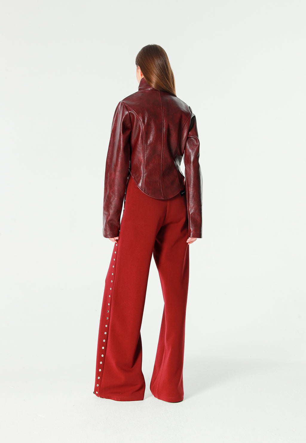 Chaqueta corsé de mujer corta efecto piel con etiqueta en el pecho | MWM [PS_COLORS:BURGUNDY]