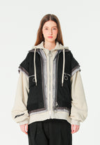 Chaqueta multicapa con capucha, cremallera y paneles superpuestos | MWM [PS_COLORS:BLACK]